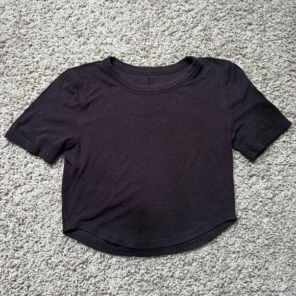 Lululemon Hold Tight Cropped Baby Tee T-Shirt Excellent Size 4 Brown Espresso - Picture 1 of 4